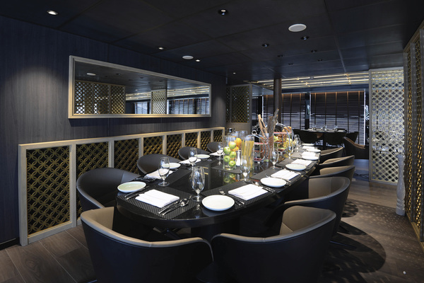 Emerald Waterways - Emerald Harmony - Reflections Restaurant _1_.jpg